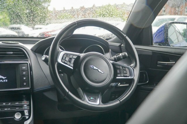 Jaguar XE 2.0D Portfolio Blue #32