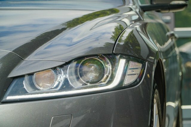 Jaguar XF 3.0D V6 Portfolio Blue #15