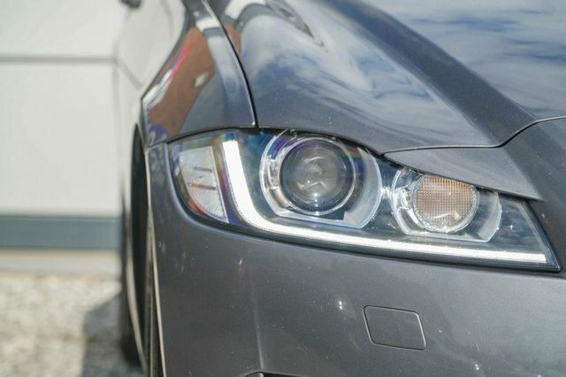 Jaguar XF 3.0D V6 Portfolio Blue #10