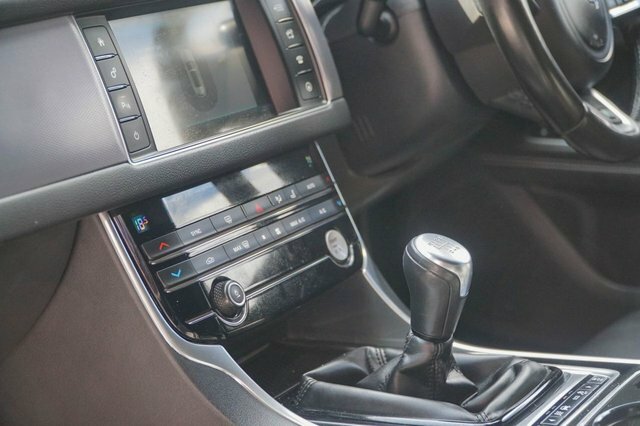 Jaguar XF 3.0D V6 Portfolio Blue #26
