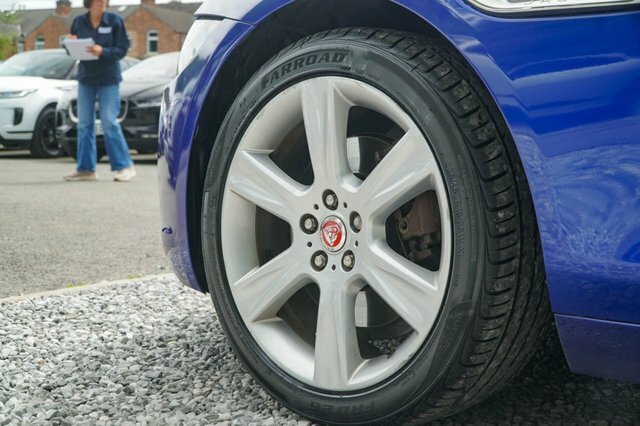 Jaguar XE 2.0 Gtdi Prestige 197 Bhp Black #19