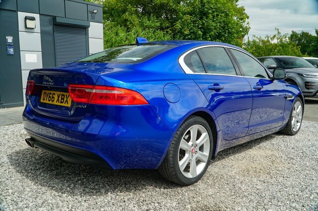 Jaguar XE 2.0 Gtdi Prestige 197 Bhp Black #45