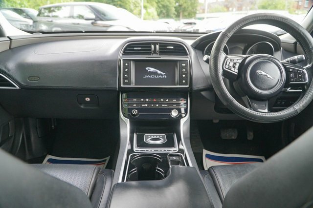 Jaguar XE 2016 2.0D Portfolio Saloon Euro 6 Blue #4