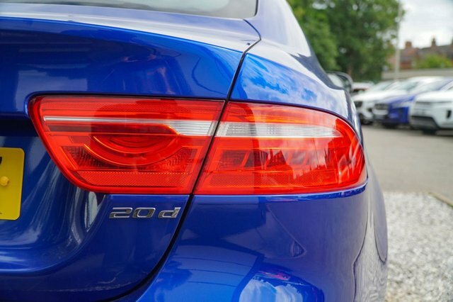 Jaguar XE 2.0 Gtdi Prestige 197 Bhp Black #44