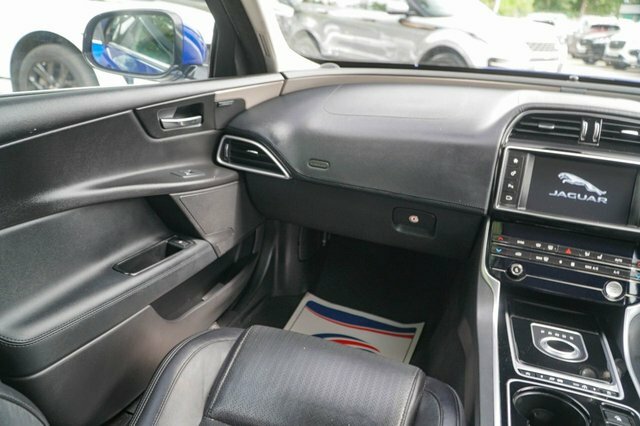 Jaguar XE 2.0 Gtdi Prestige 197 Bhp Black #38