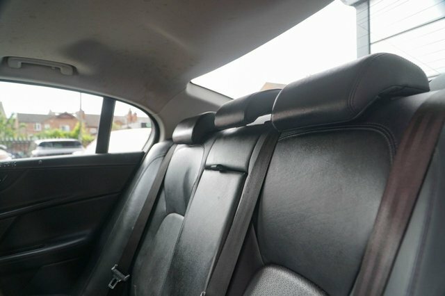 Jaguar XE 2.0 Gtdi Prestige 197 Bhp Black #31