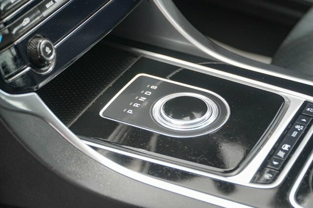 Jaguar XE 2.0 Gtdi Prestige 197 Bhp Black #27