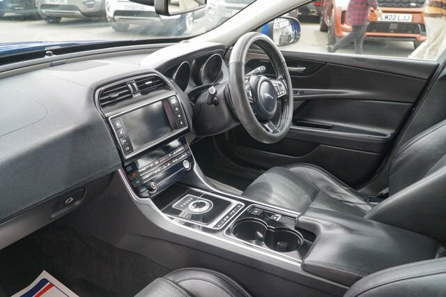 Jaguar XE 2.0 Gtdi Prestige 197 Bhp Black #28