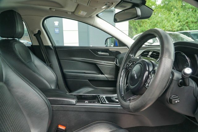 Jaguar XE 2.0 Gtdi Prestige 197 Bhp Black #49