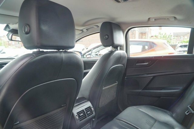 Jaguar XE 2.0 Gtdi Prestige 197 Bhp Black #32