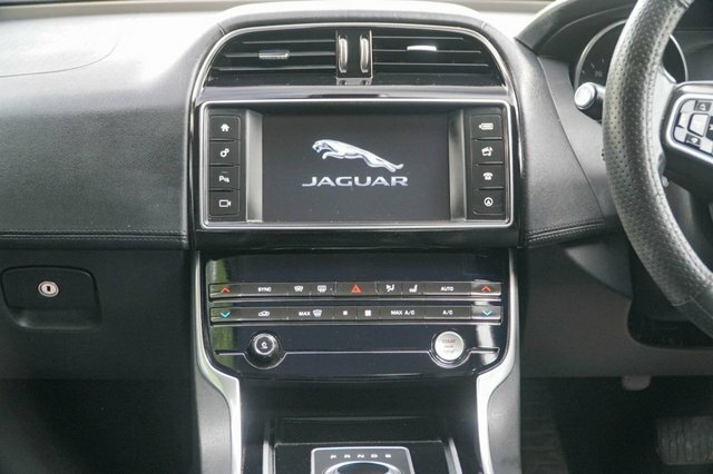 Jaguar XE 2.0 Gtdi Prestige 197 Bhp Black #34