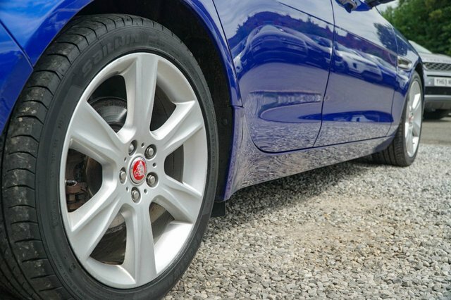 Jaguar XE 2.0 Gtdi Prestige 197 Bhp Black #48