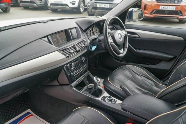 BMW X1 Sdrive18d Sport Black #28