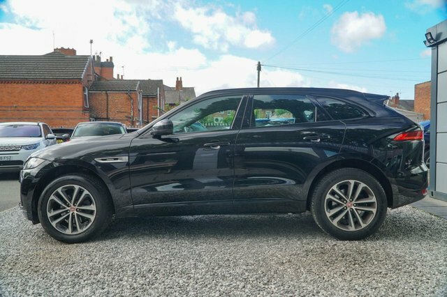 Jaguar F-Pace Estate White #19
