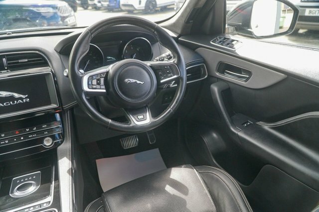 Jaguar F-Pace Estate White #42