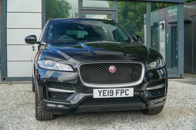 Jaguar F-Pace Estate White #9