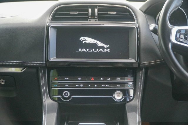 Jaguar F-Pace Estate White #36