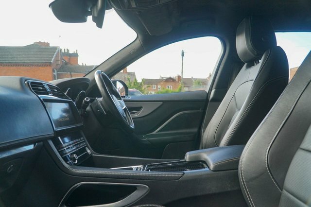 Jaguar F-Pace 2019 2.0 D180 R-sport Suv Awd Euro Black #2
