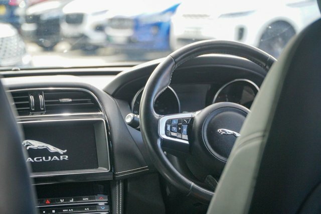 Jaguar F-Pace Estate White #50