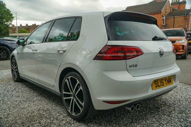 Volkswagen Golf 2015 2.0 Tdi Bluemotion Tech Gtd Hatchback Die White #6