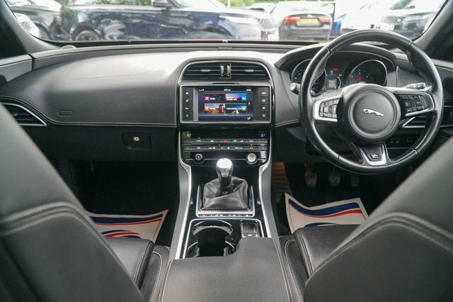 Jaguar XE 2017 2.0D R-sport Saloon Euro 6 Red #4