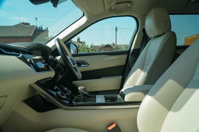 Land Rover Range Rover Velar 2022 2.0 D200 Mhev R-dynamic Se Suv Aut White #2