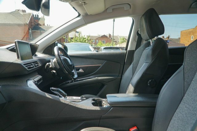 Peugeot 5008 2020 1.2 Puretech Gpf Allure Suv Eat Eu Black #2