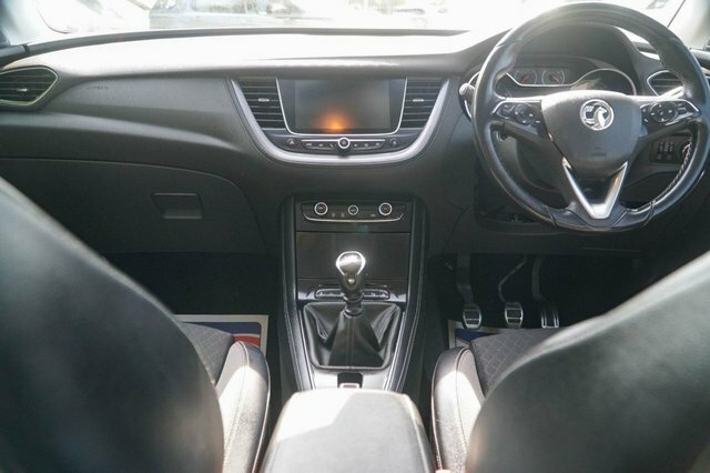 Vauxhall Grandland X 2019 1.2 Turbo Gpf Sport Nav Suv Black #4