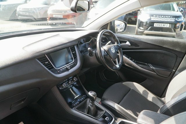 Vauxhall Grandland X 2019 1.2 Turbo Gpf Sport Nav Suv Black #2
