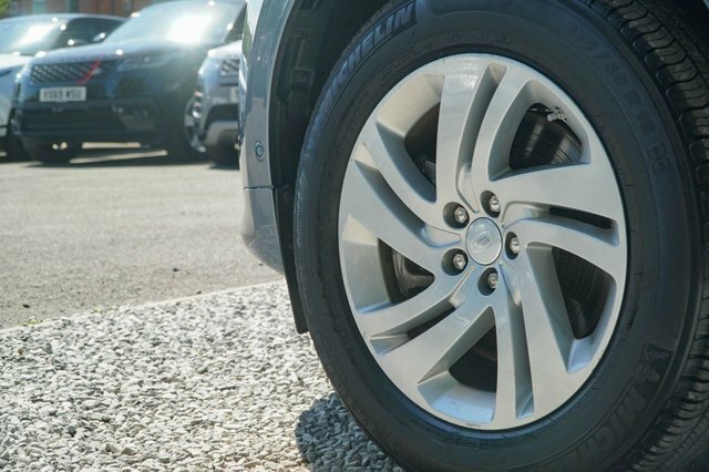 Land Rover Discovery Sport D200 R-dynamic S Plus Black #21