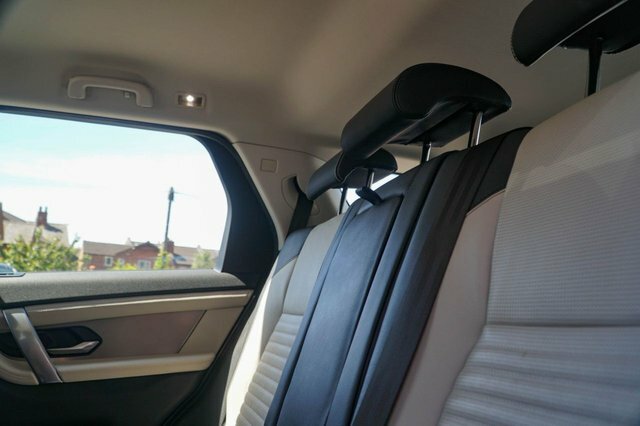Land Rover Discovery Sport D200 R-dynamic S Plus Black #34