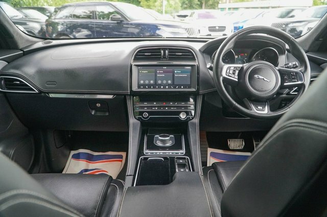 Jaguar F-Pace 2019 2.0 D180 R-sport Suv Awd Euro Blue #4