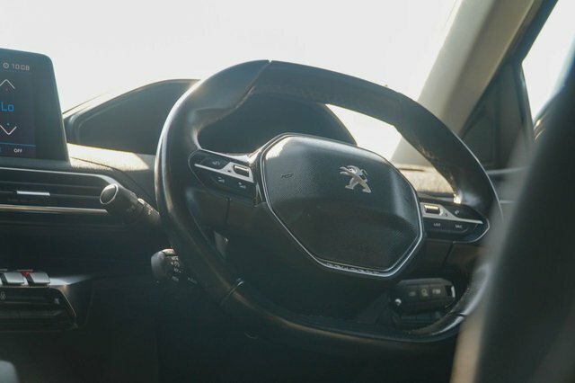 Peugeot 3008 1.2L Active Grey #38
