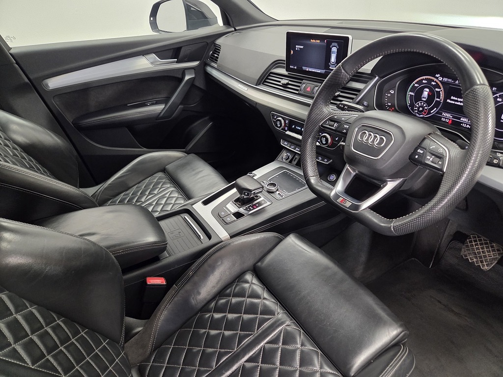 Audi Q5 Q5 S Line Competition Suv 1 Plug- AV69FPX Black #6