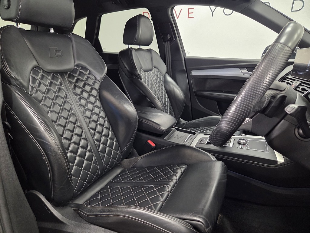 Audi Q5 Q5 S Line Competition Suv 1 Plug- AV69FPX Black #2
