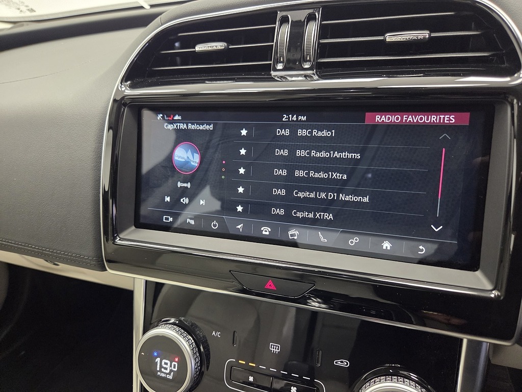 Jaguar XE 2.0D Se Red #26