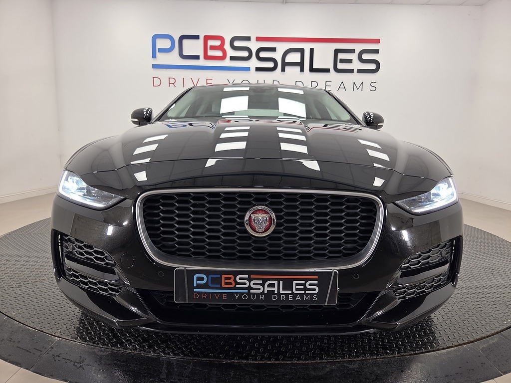 Jaguar XE 2.0D Se Red #18