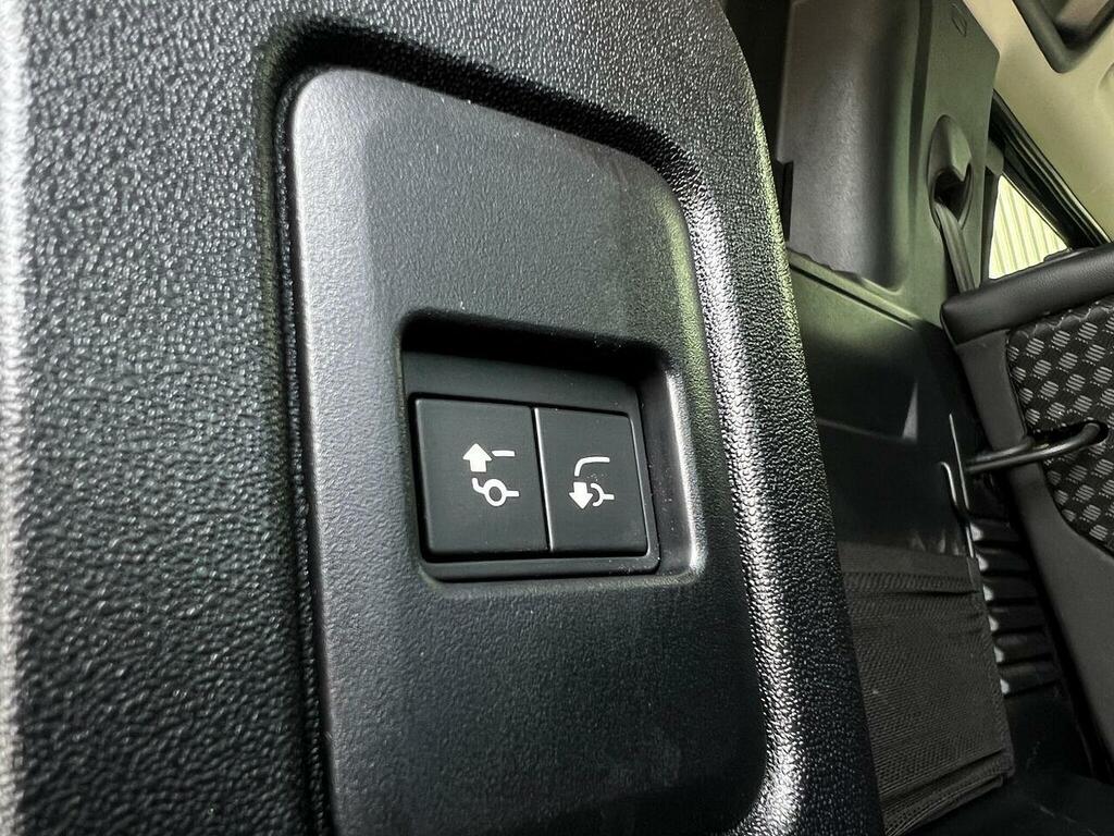 Land Rover Defender 110 D250 X-dynamic Se Black #18