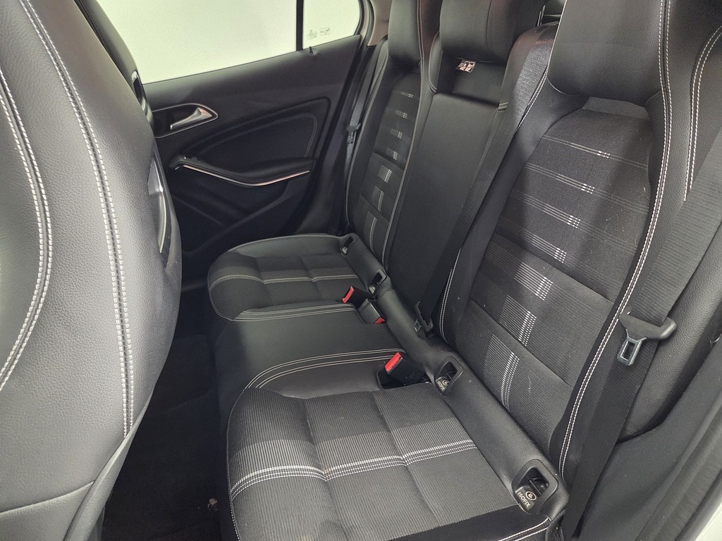 Mercedes-Benz GLA Class Se #10