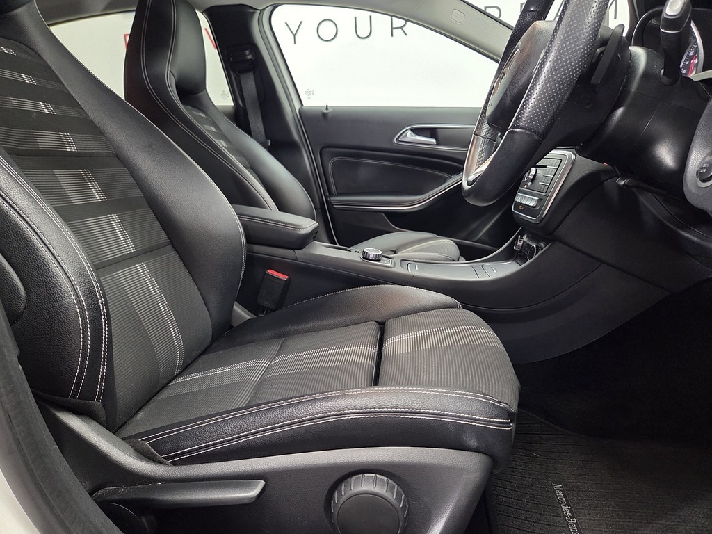 Mercedes-Benz GLA Class 1.6 Gla180 Urban Edition Suv 7G-dct Eur White #3