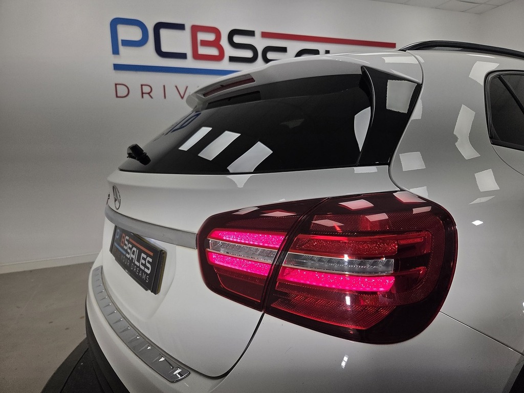 Mercedes-Benz GLA Class Se #38