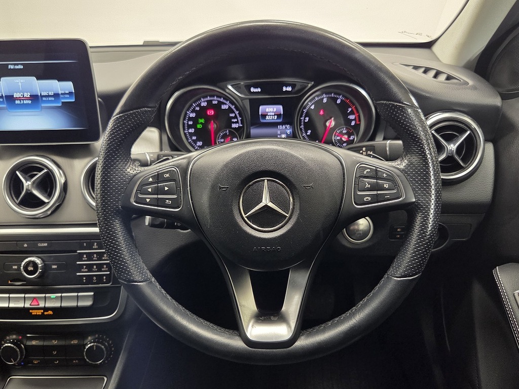 Mercedes-Benz GLA Class Se #21