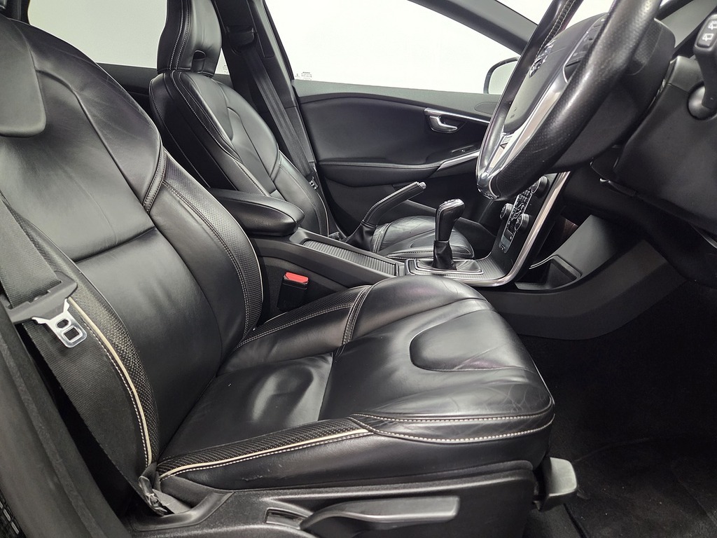 Volvo V40 2.0 D4 R-design Pro Hatchback Eu Black #2