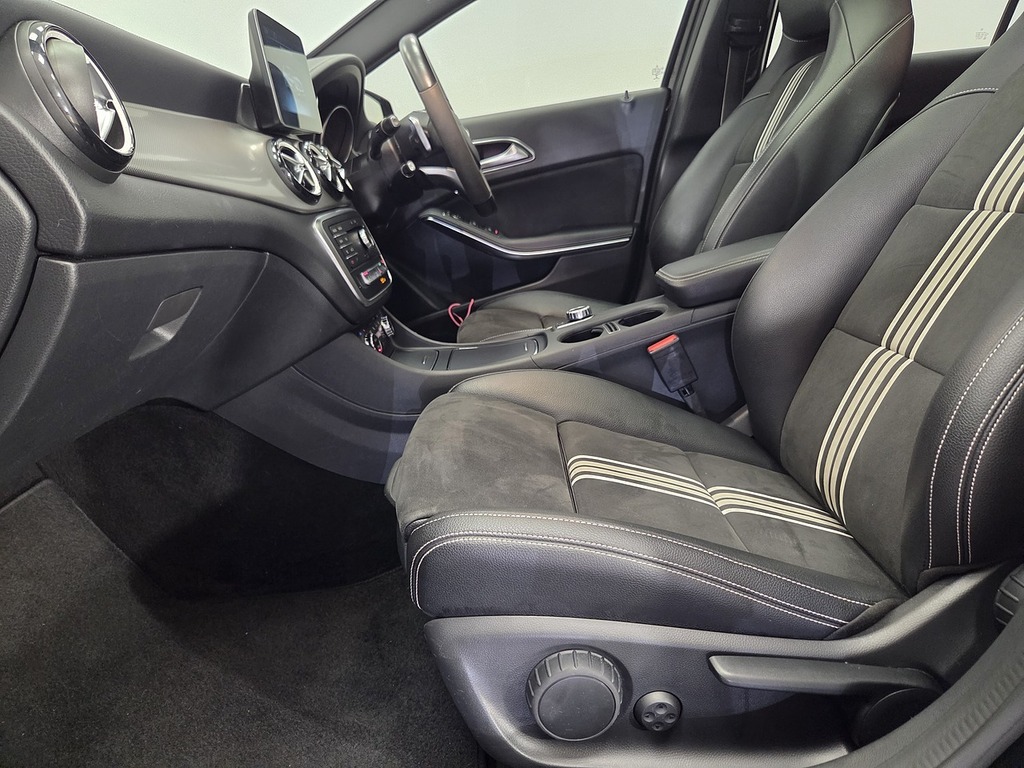 Mercedes-Benz A Class Hatchback Black #7