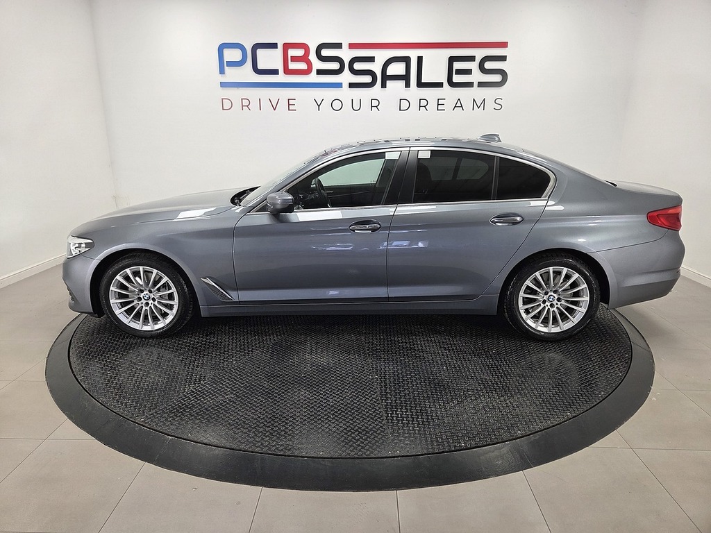 BMW 5 Series Black #17