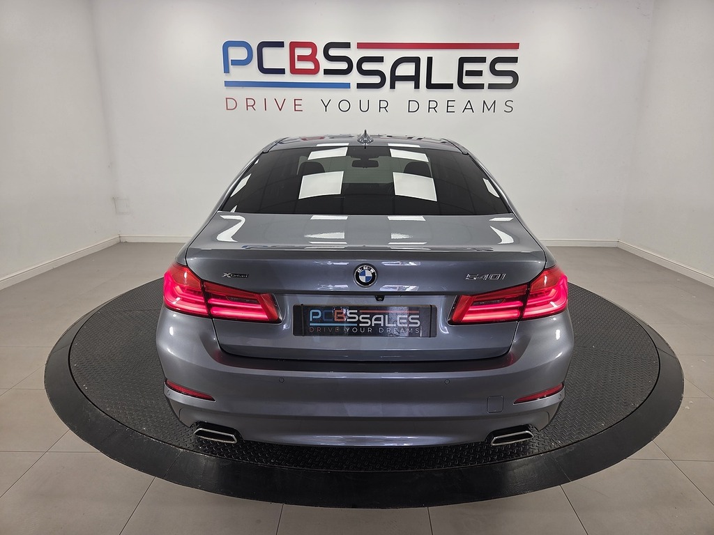 BMW 5 Series Black #15