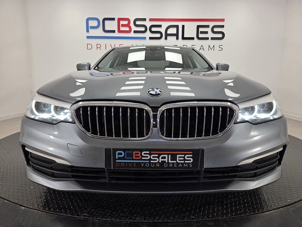BMW 5 Series Black #18