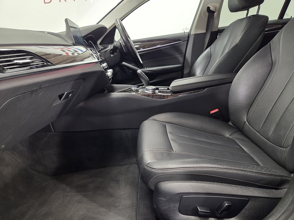 BMW 5 Series Black #7