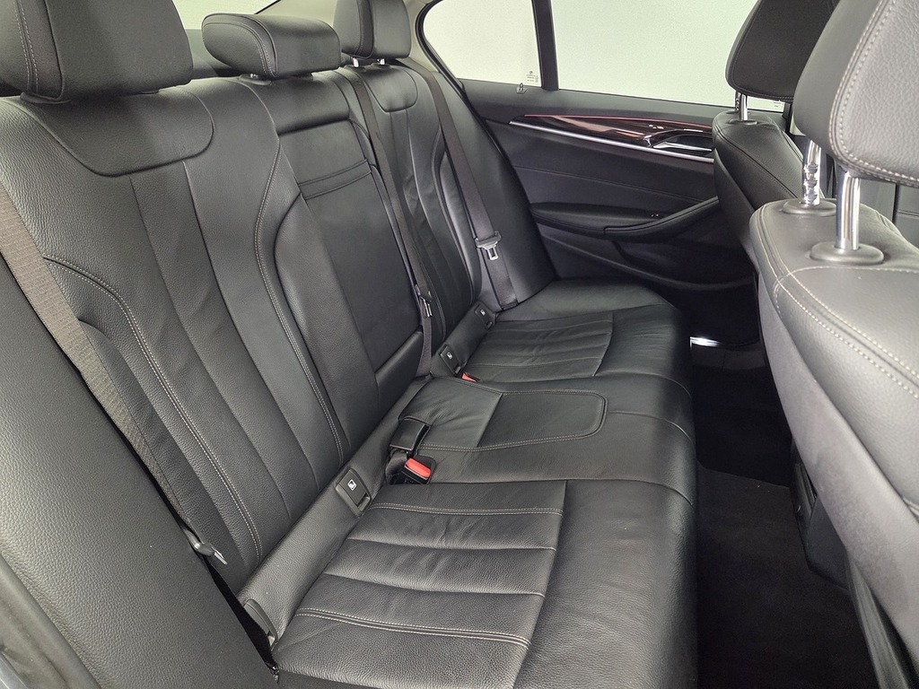 BMW 5 Series Black #9