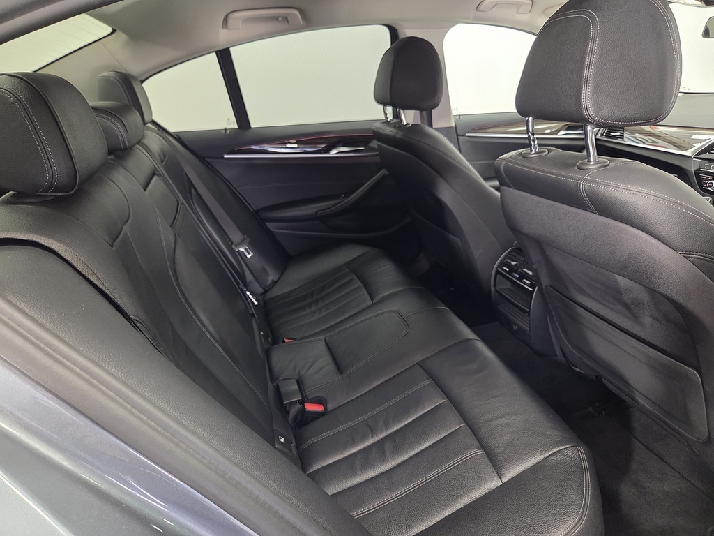 BMW 5 Series Black #10